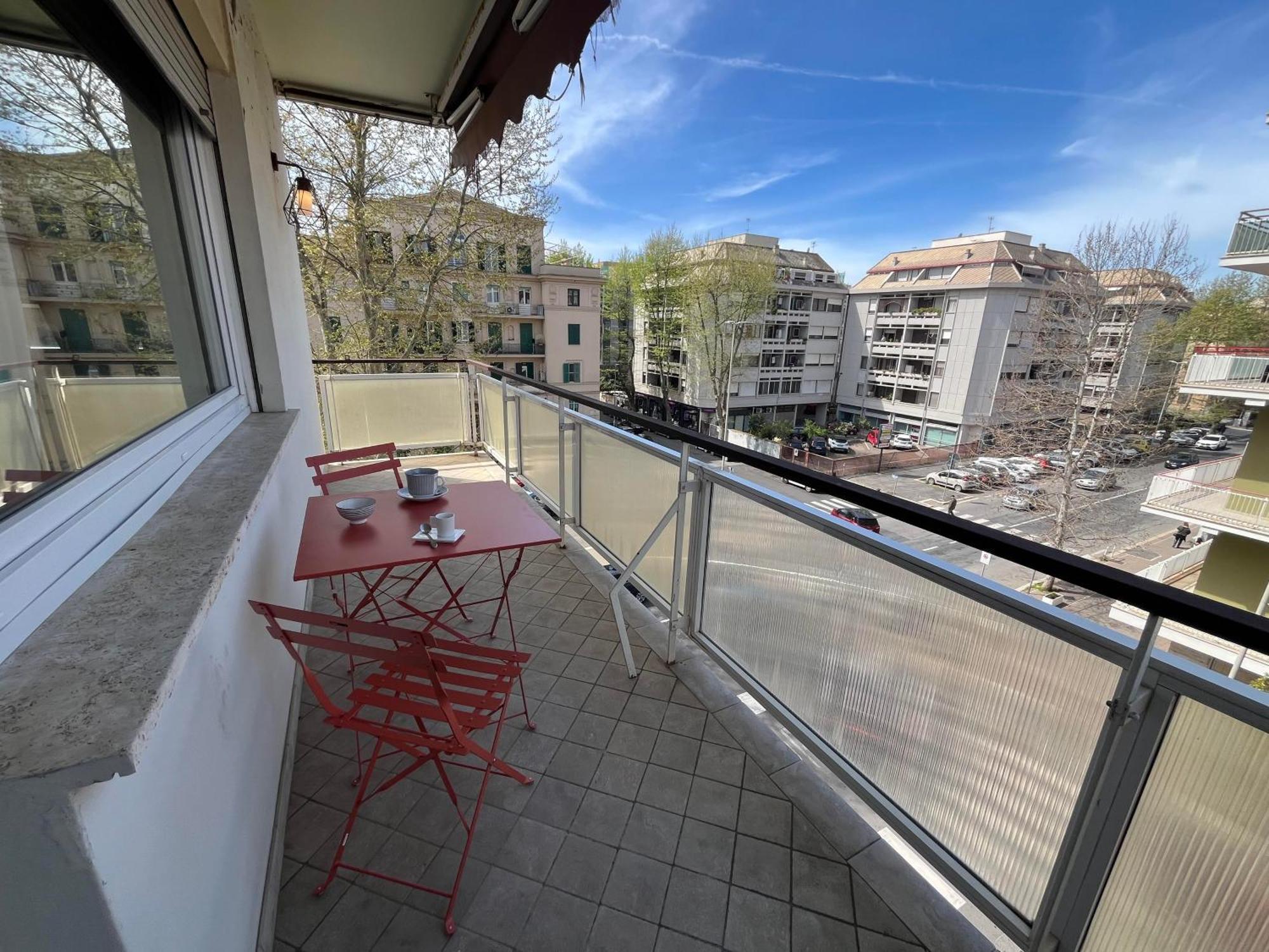 From Ostia Beach To Rome & Airport In A Heartbeat! Exterior photo